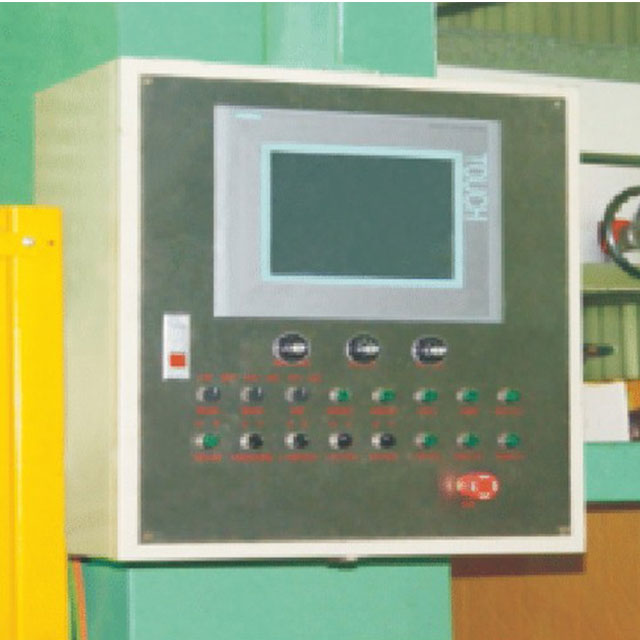 XHQ-2200 CNC Loop Foam Cutting Machine